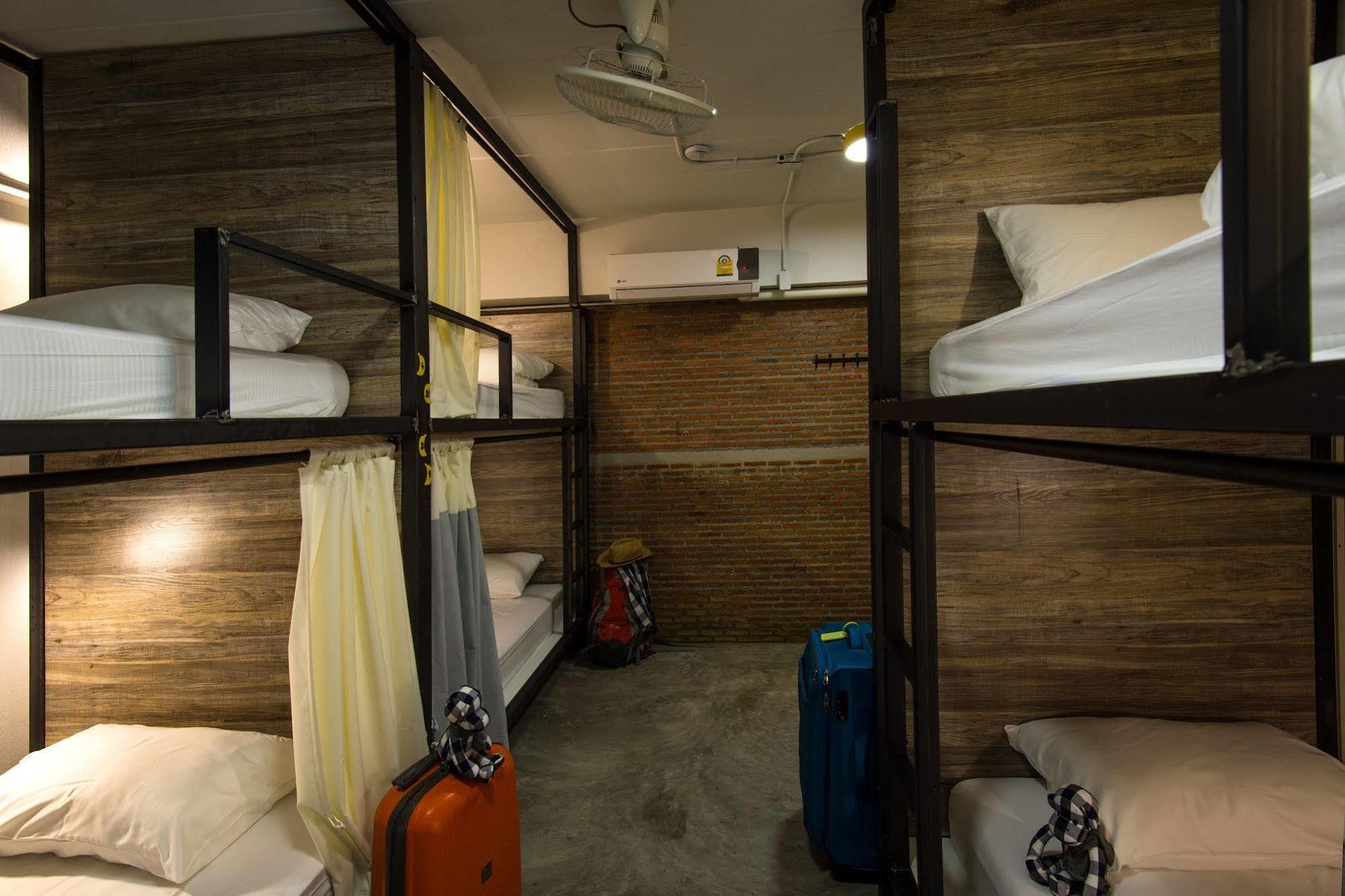 Happy Monkey Hostel Bangkok Ngoại thất bức ảnh