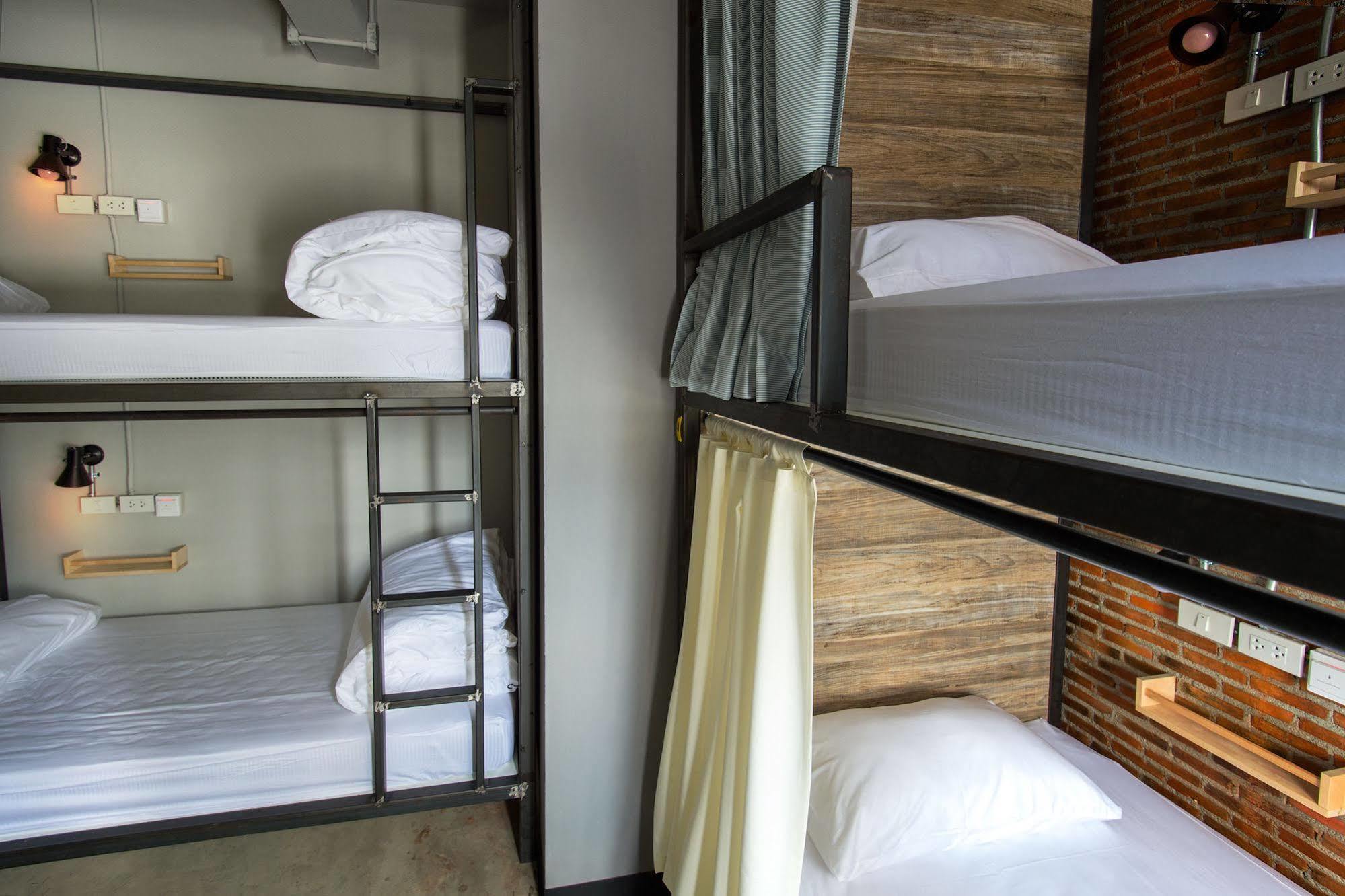 Happy Monkey Hostel Bangkok Ngoại thất bức ảnh