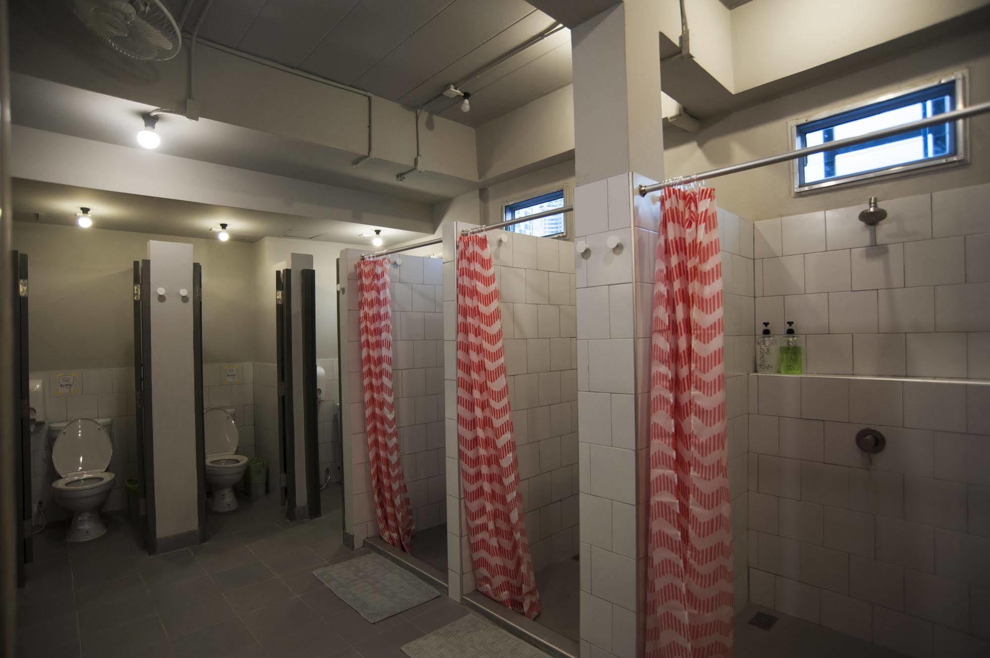Happy Monkey Hostel Bangkok Ngoại thất bức ảnh
