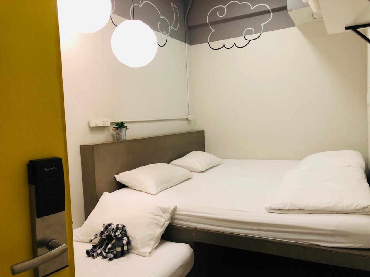 Happy Monkey Hostel Bangkok Ngoại thất bức ảnh